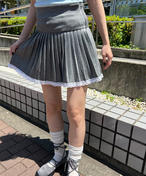 レースパイピングミニプリーツスカパン