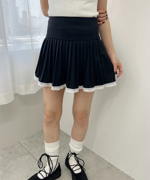 レースパイピングミニプリーツスカパン