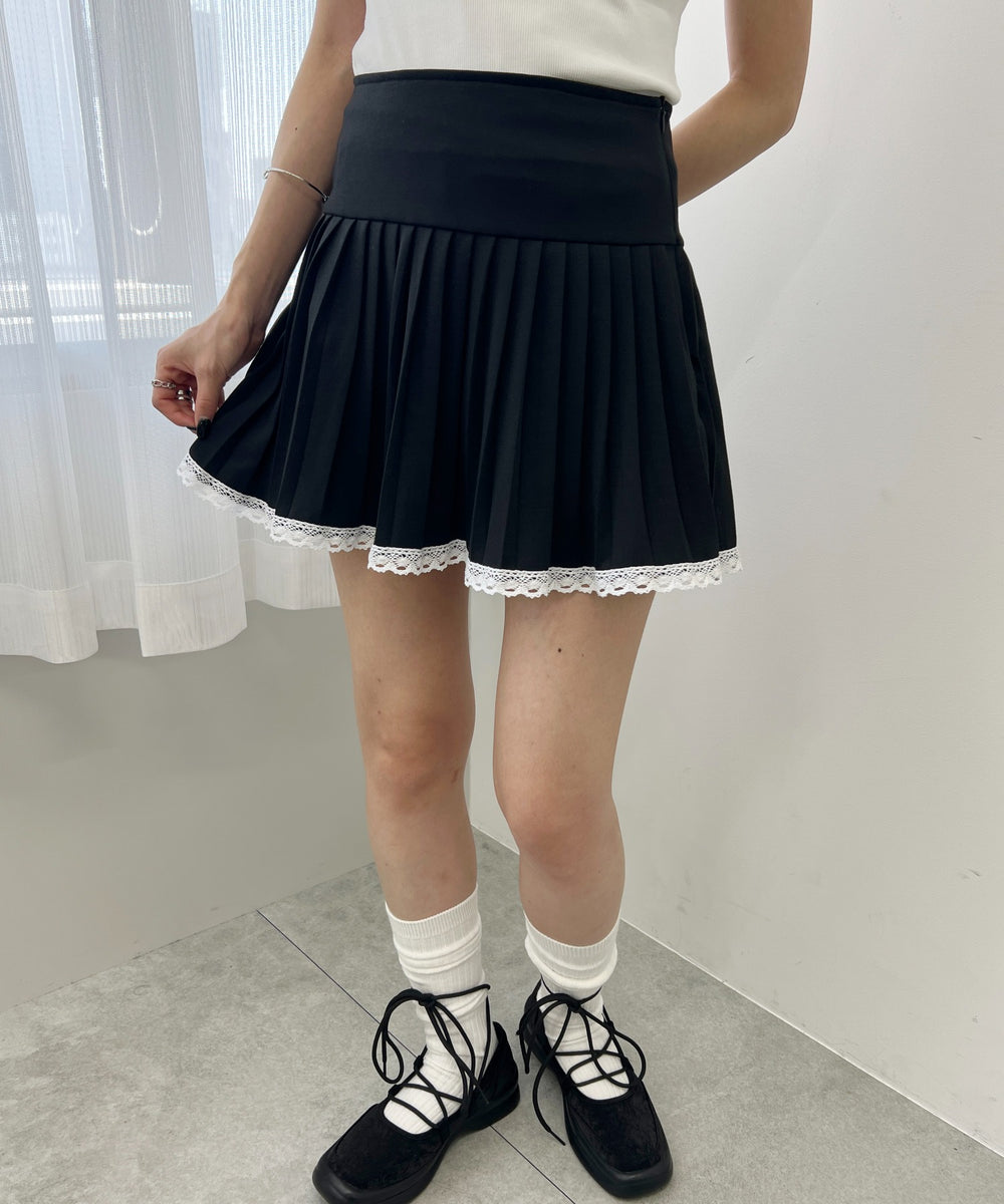 レースパイピングミニプリーツスカパン