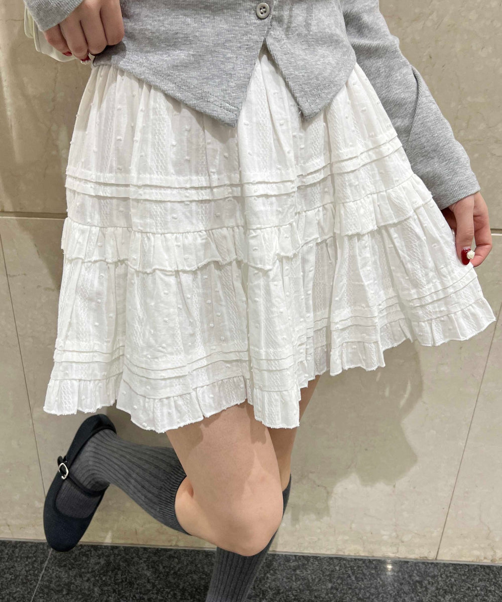 ホワイト モデル：160㎝ F着用