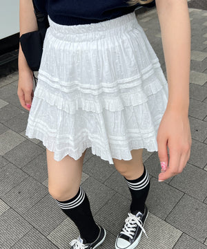 ホワイト モデル：160㎝ F着用