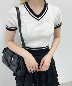 ホワイト モデル：160㎝ F着用