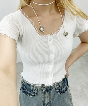 ホワイト モデル：160㎝ F着用