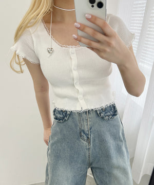 ホワイト モデル：160㎝ F着用