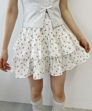 ホワイト モデル：160㎝ F着用