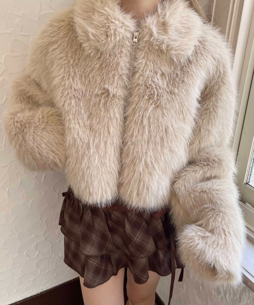 ベージュ モデル：160㎝ F着用