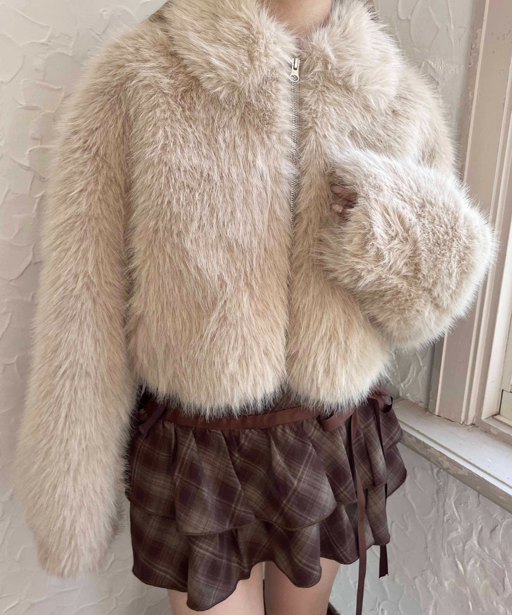 ベージュ モデル：160㎝ F着用