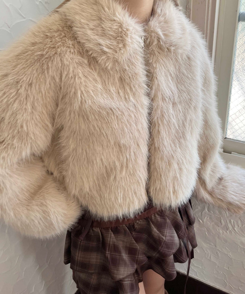 ベージュ モデル：160㎝ F着用