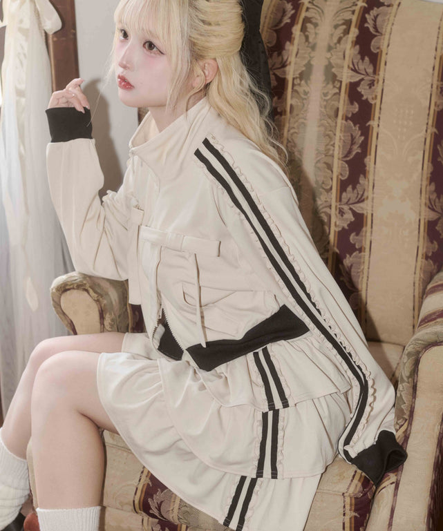 ホワイトアイボリー モデル：163㎝ F着用