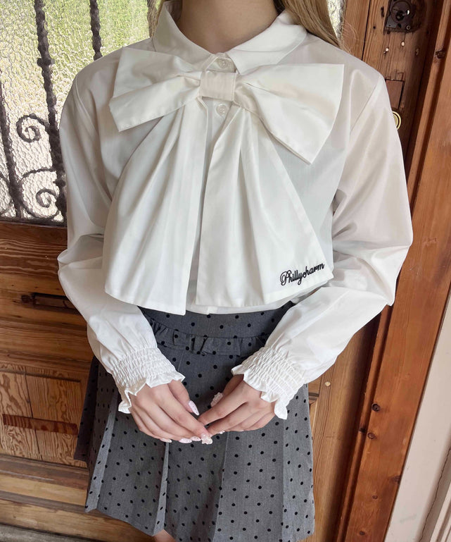 ホワイト モデル：160㎝ F着用