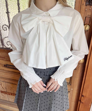 ホワイト モデル：160㎝ F着用