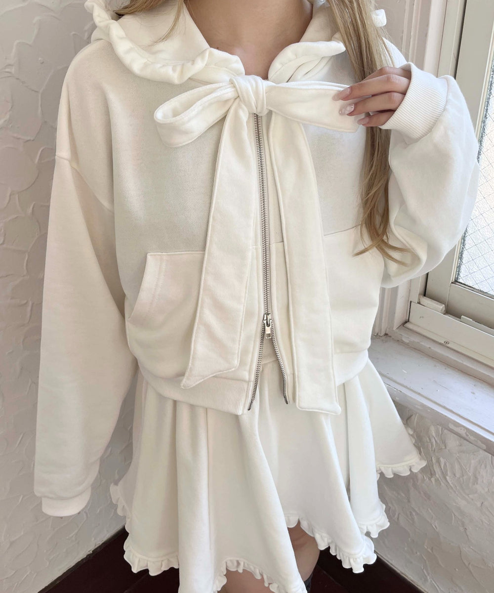 ホワイト モデル：160㎝ F着用