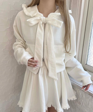 ホワイト モデル：160㎝ F着用