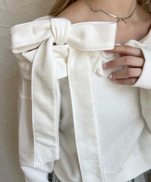 ホワイト モデル：160㎝ F着用