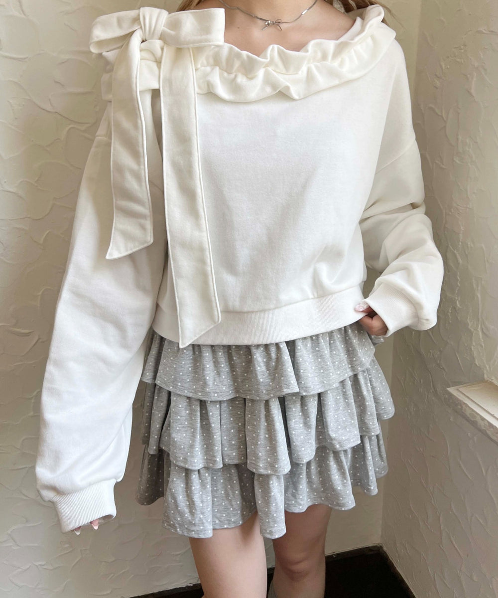 ホワイト モデル：160㎝ F着用