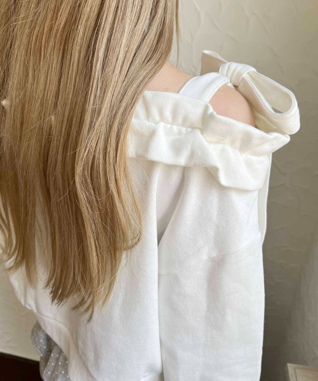 ホワイト モデル：160㎝ F着用