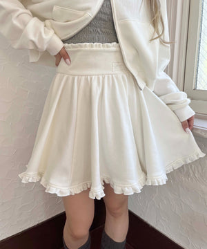 ホワイト モデル：160㎝ F着用