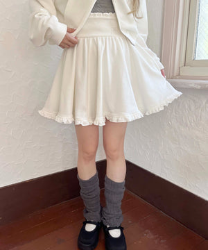 ホワイト モデル：160㎝ F着用