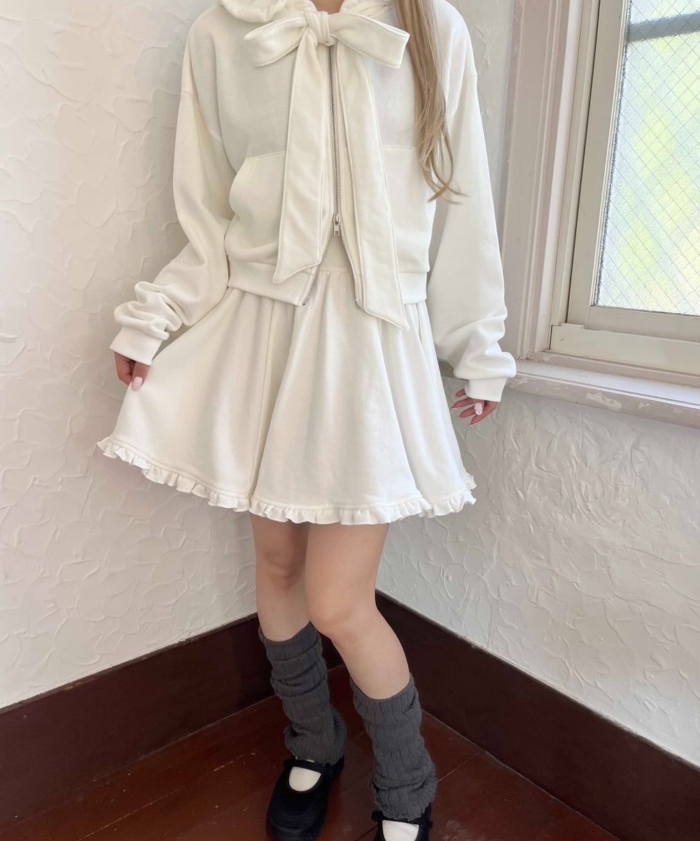 ホワイト モデル：160㎝ F着用