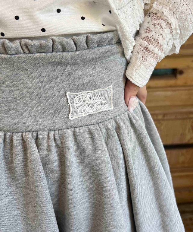 グレー モデル：160㎝ F着用