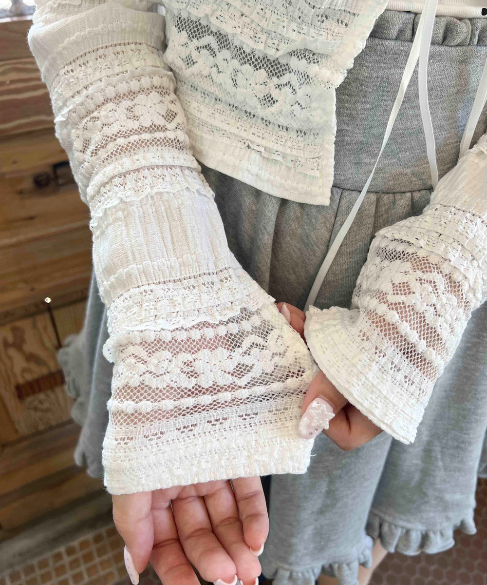 ホワイトアイボリー モデル：160㎝ F着用