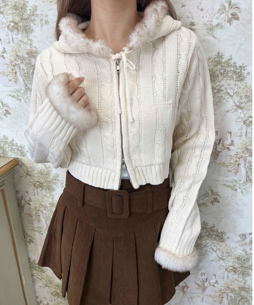 ホワイトアイボリー モデル：160㎝ F着用