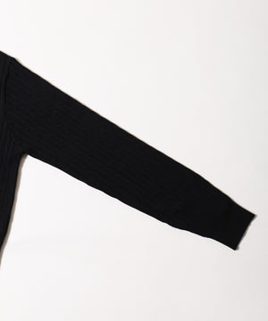 ケーブル長袖ニット