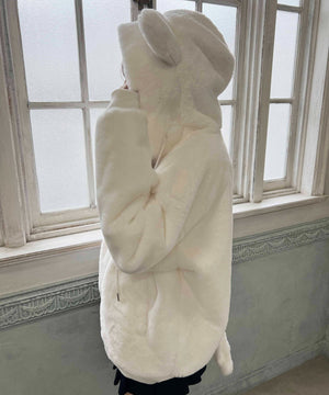 ホワイト モデル：160㎝ F着用