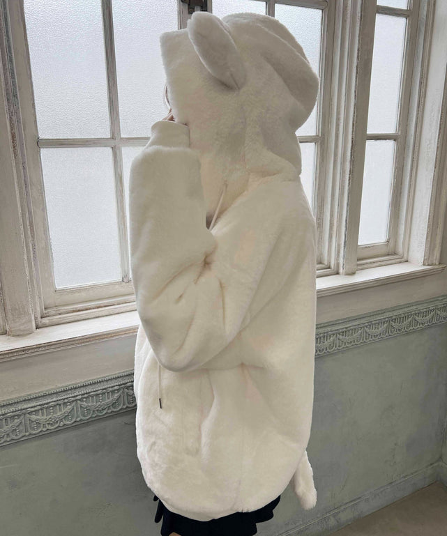 ホワイト モデル：160㎝ F着用