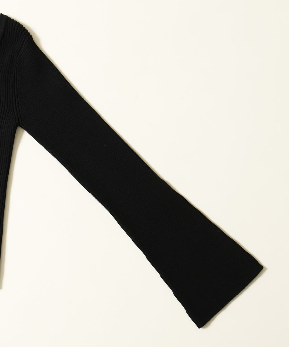 ベルスリーブレースアップニット