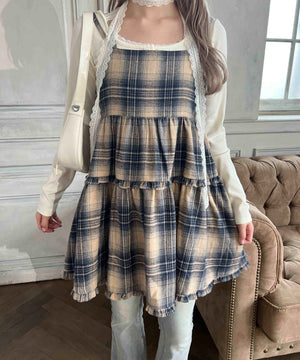 ベージュ モデル：160㎝ F着用