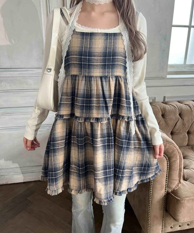 ベージュ モデル：160㎝ F着用