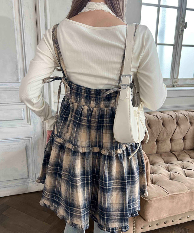 ベージュ モデル：160㎝ F着用