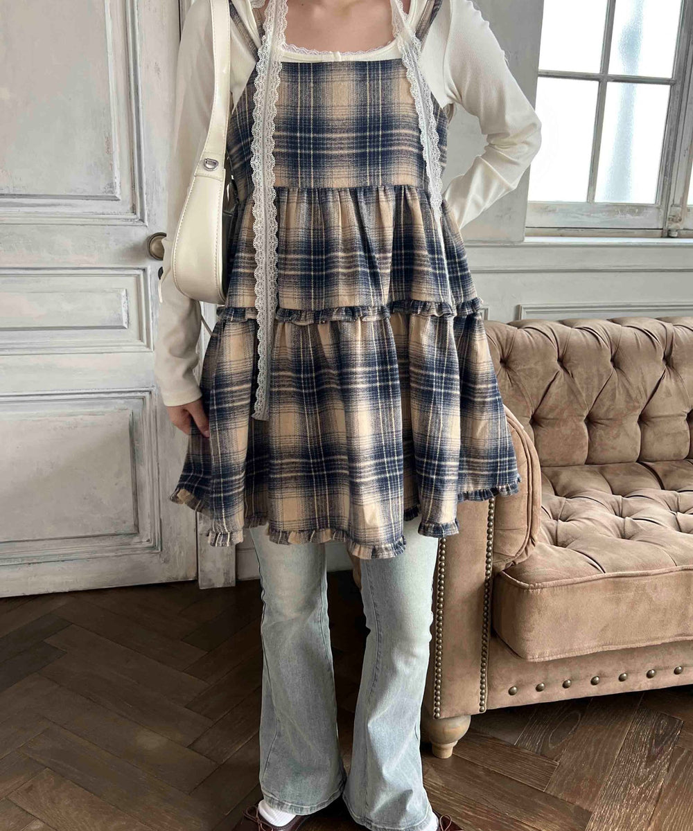 ベージュ モデル：160㎝ F着用