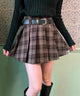 ベルト付きチェックプリーツスカート/ブラウン モデル：160㎝ F着用
