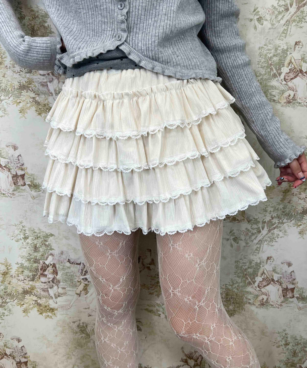 ホワイトアイボリー モデル：160㎝ F着用