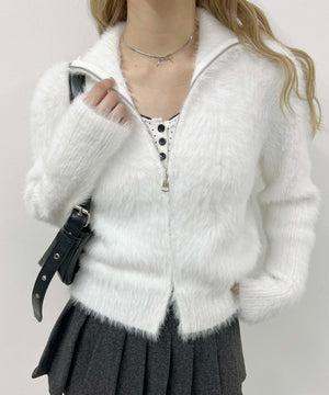 ホワイト モデル：160㎝ F着用