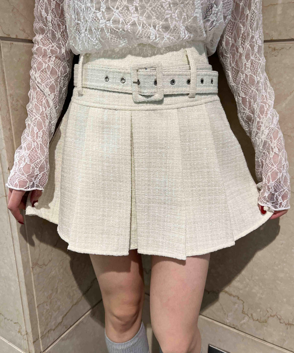 ホワイト モデル：160㎝ F着用