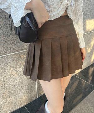 合皮プリーツスカート