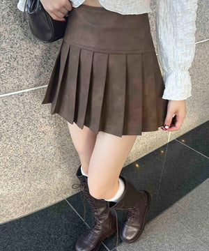 合皮プリーツスカート