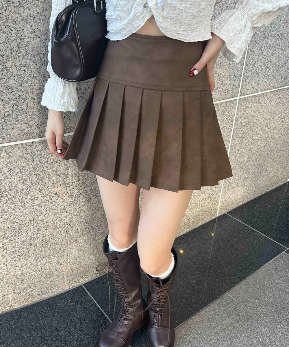 合皮プリーツスカート
