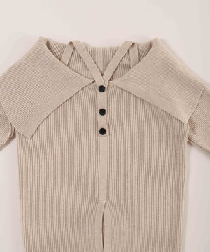 デザインオフショルトップス