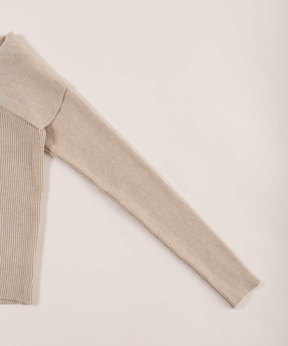 デザインオフショルトップス