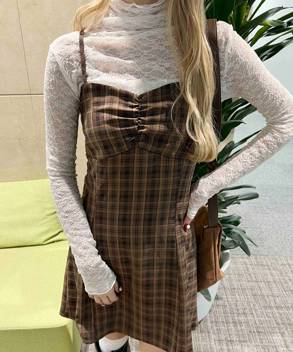 ブラウン モデル：160㎝ F着用