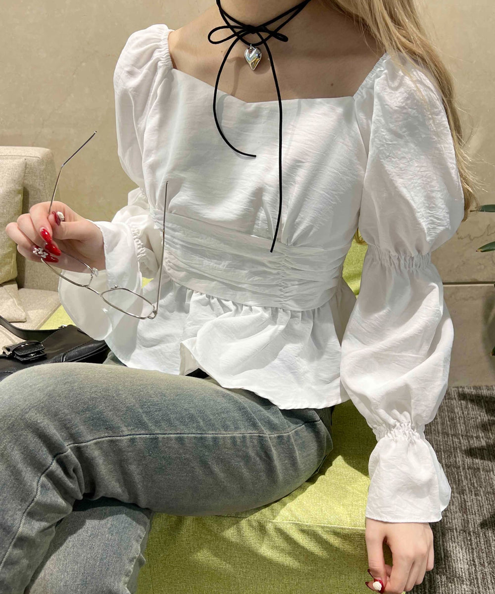 ホワイト モデル：160㎝ F着用