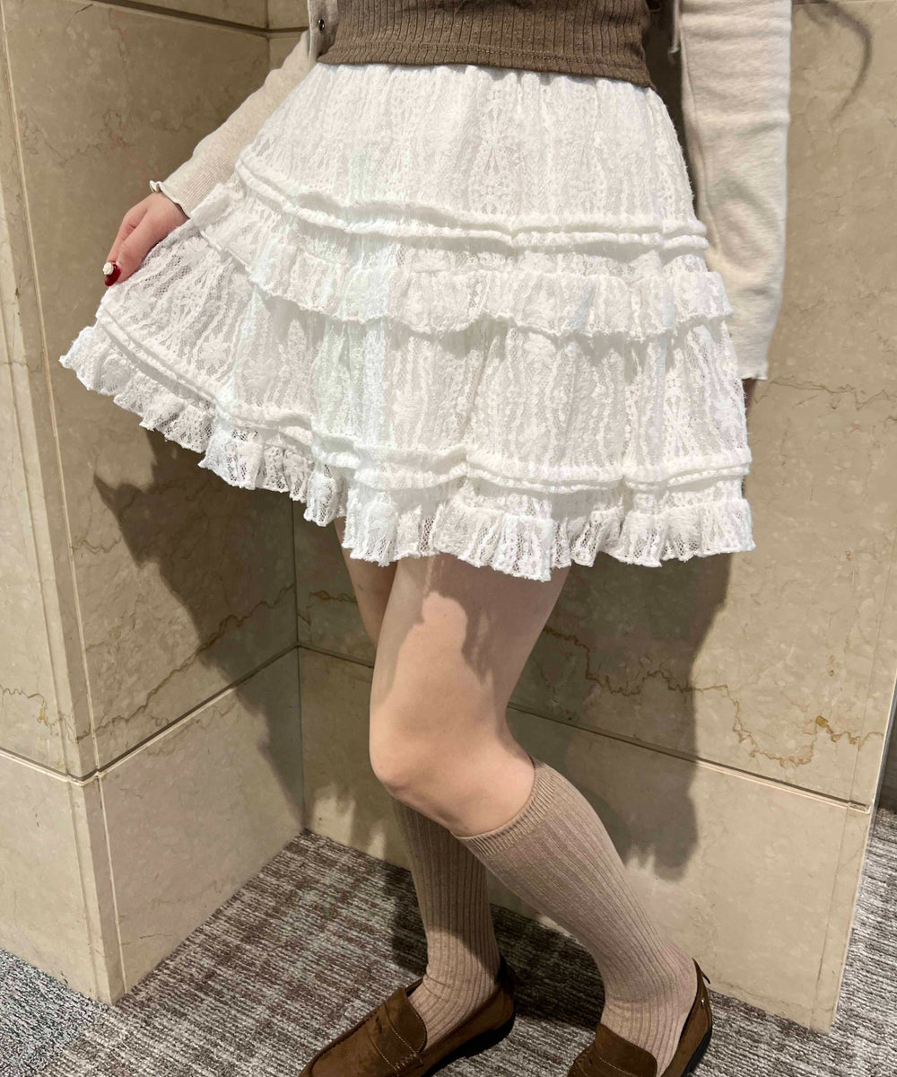 ホワイト モデル：160㎝ F着用