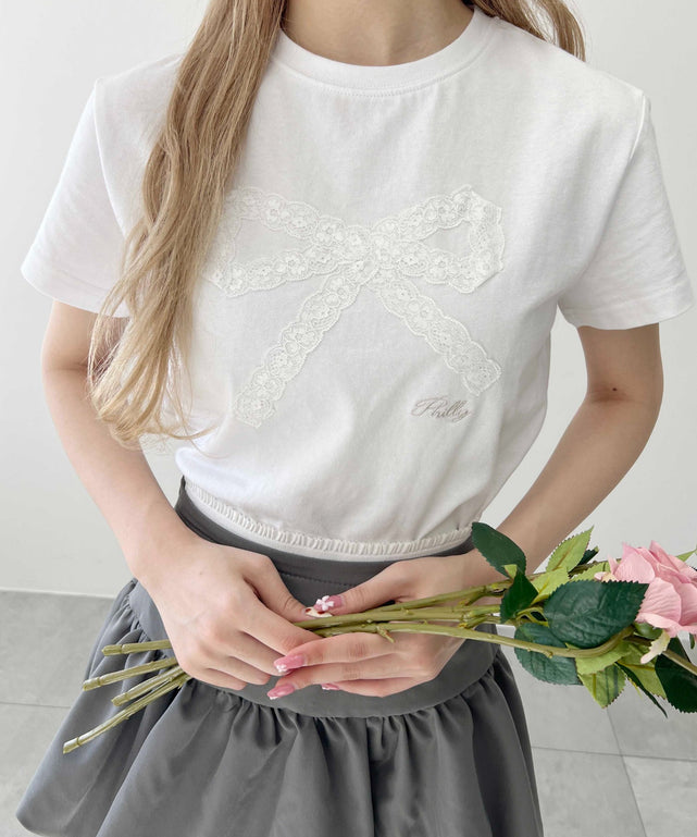 ホワイト モデル：160㎝ F着用