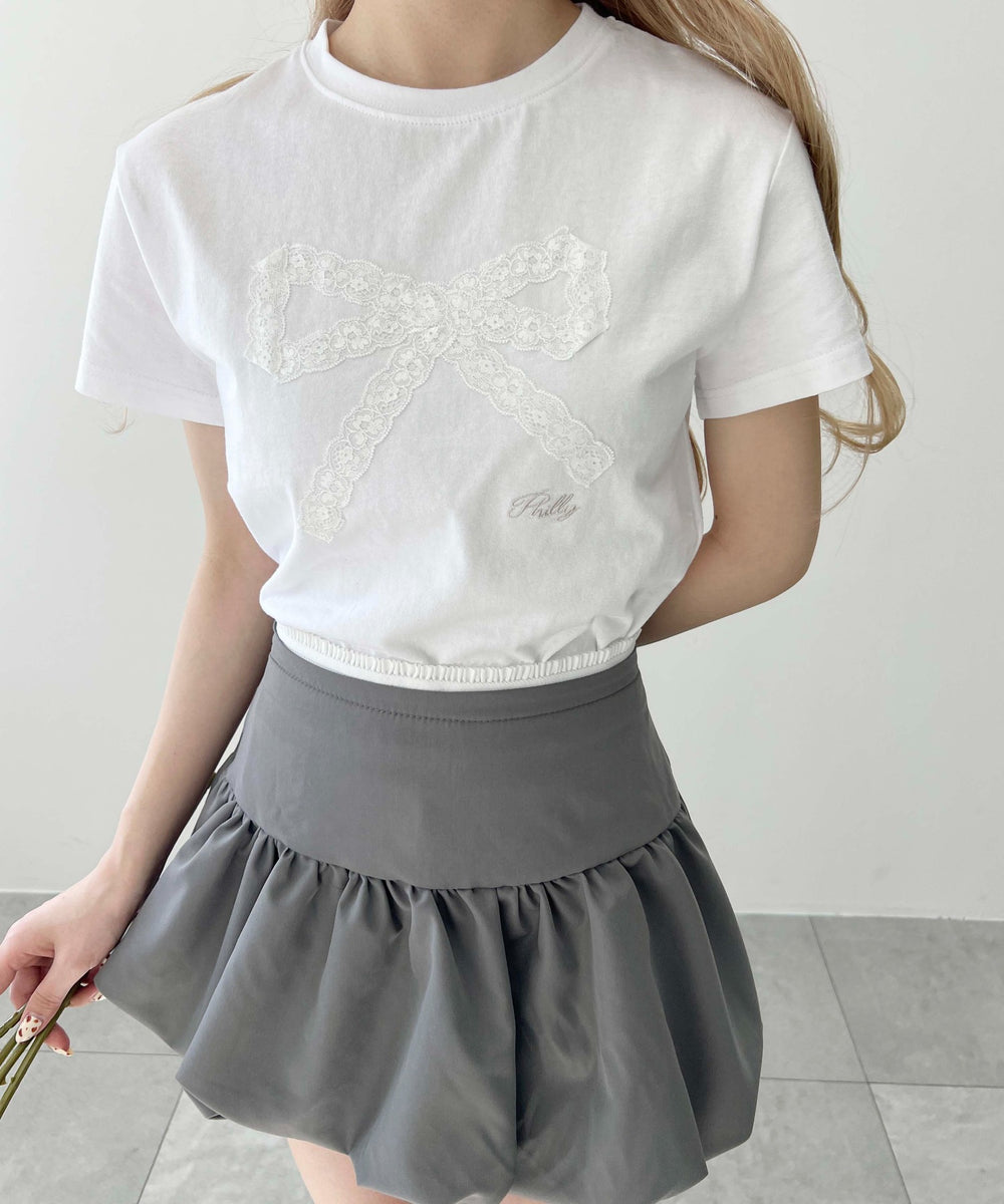 ホワイト モデル：160㎝ F着用