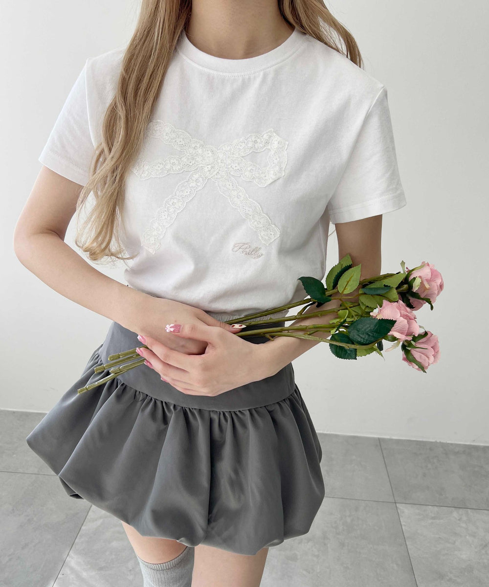 ホワイト モデル：160㎝ F着用