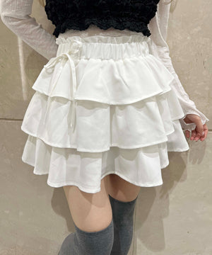 ホワイト モデル：160㎝ F着用